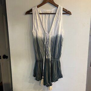 BOHEME BY SHEMO Women's White & Gray Dip Dye V-Neck Tassel Sleeveless Romper